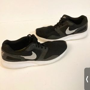 WOMENS NIKE KAISHI RUNNING SHOES SZ 10 654845 001